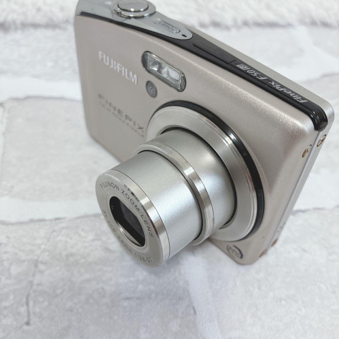 Fujifilm FinePix F50fd コンパクトデジタルカメラ　シルバー
