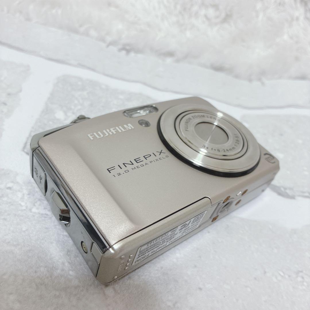 Fujifilm FinePix F50fd コンパクトデジタルカメラ　シルバー