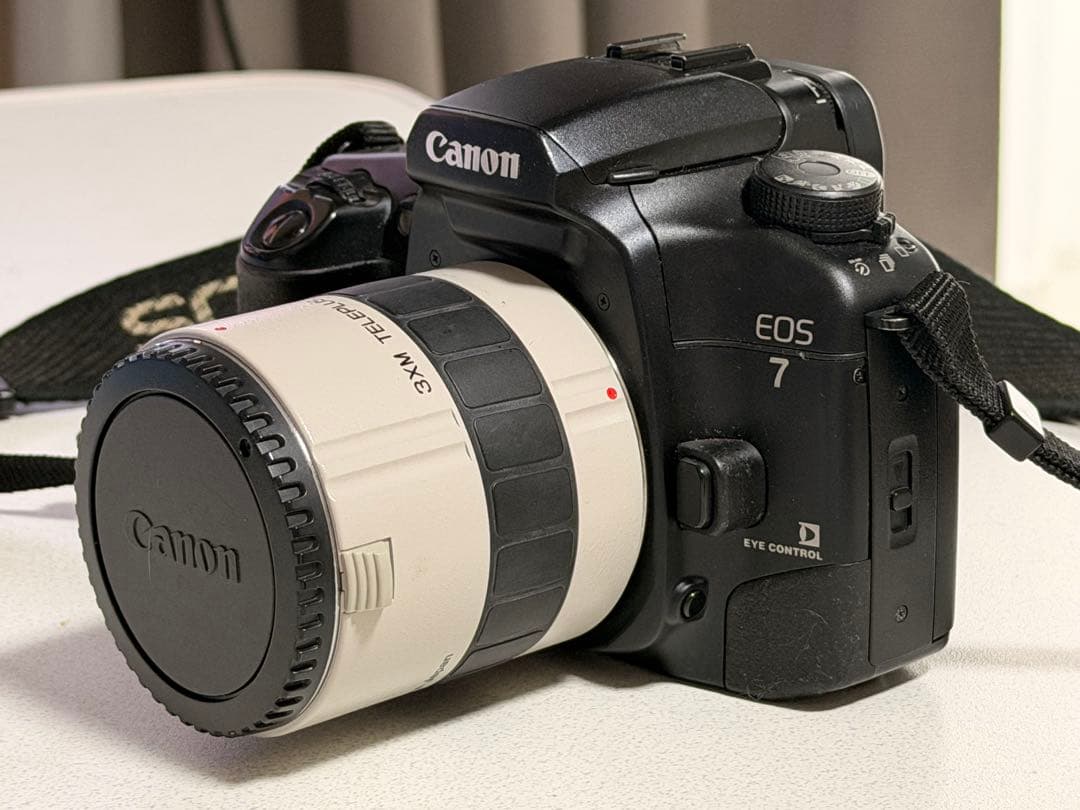 Canon EOS 7 デジタル一眼レフカメラ　レンズ付き