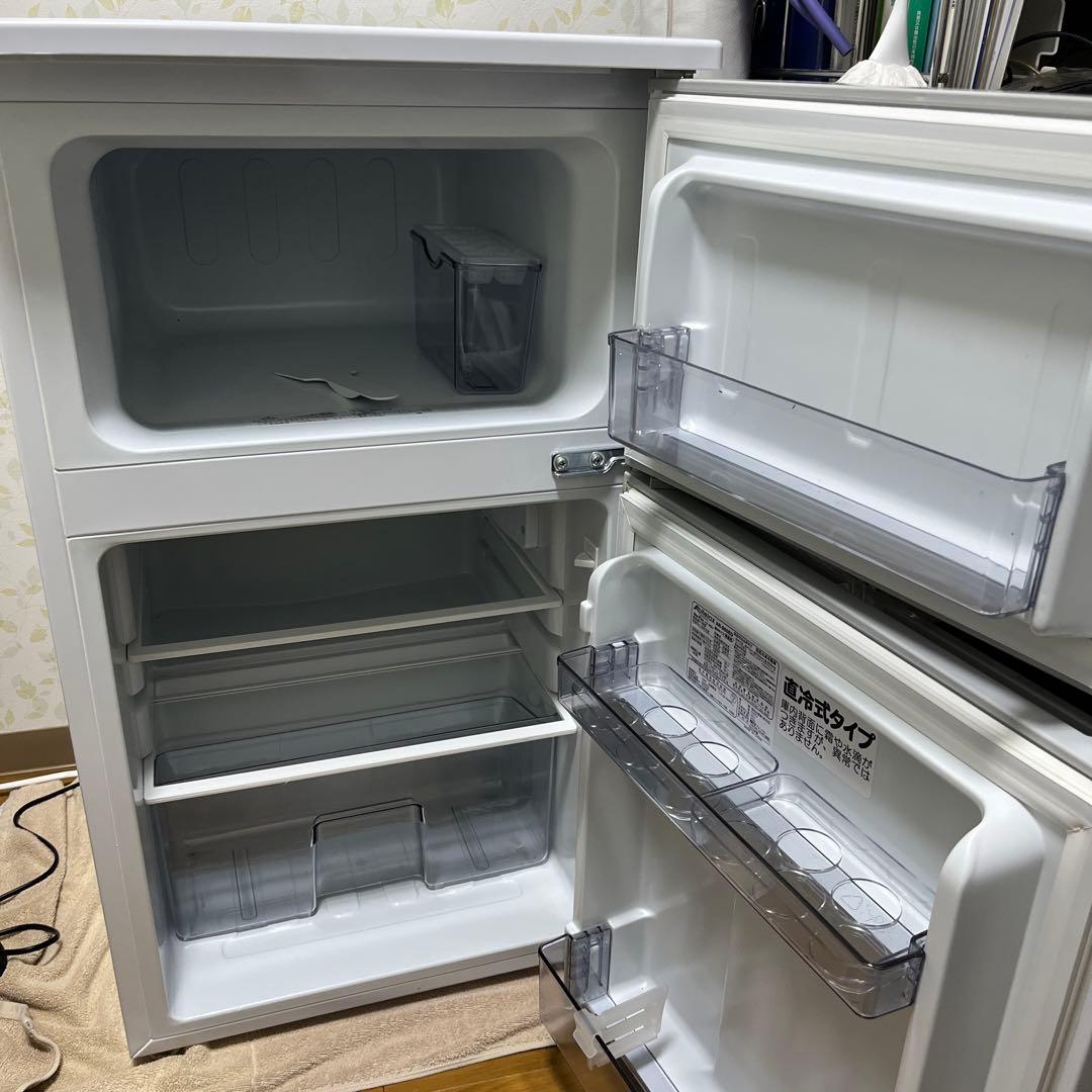1人用冷蔵庫2022年製（Abitelax AR-960ED）