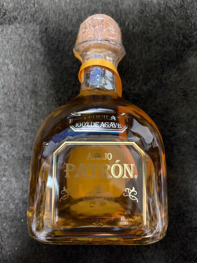 PATRÓN アネホテキーラ 750ml