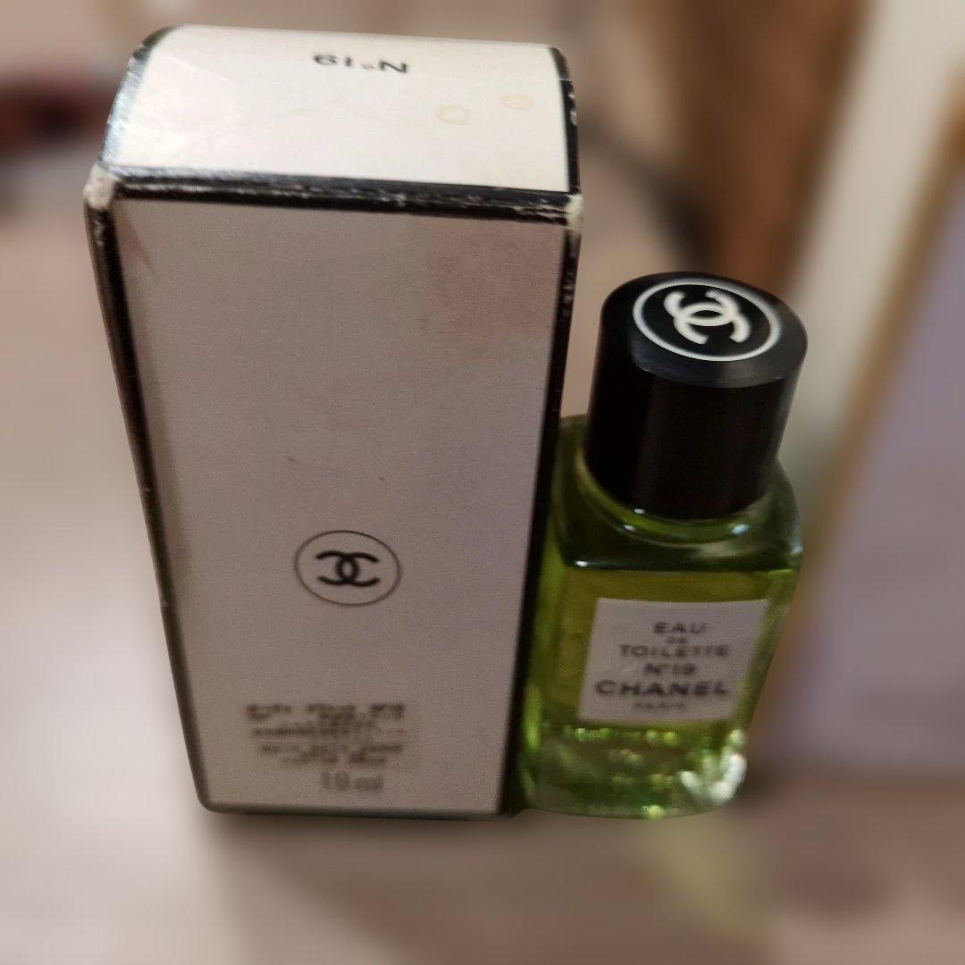休日セール　CHANEL N°5 　N19　香水セット　新品未使用