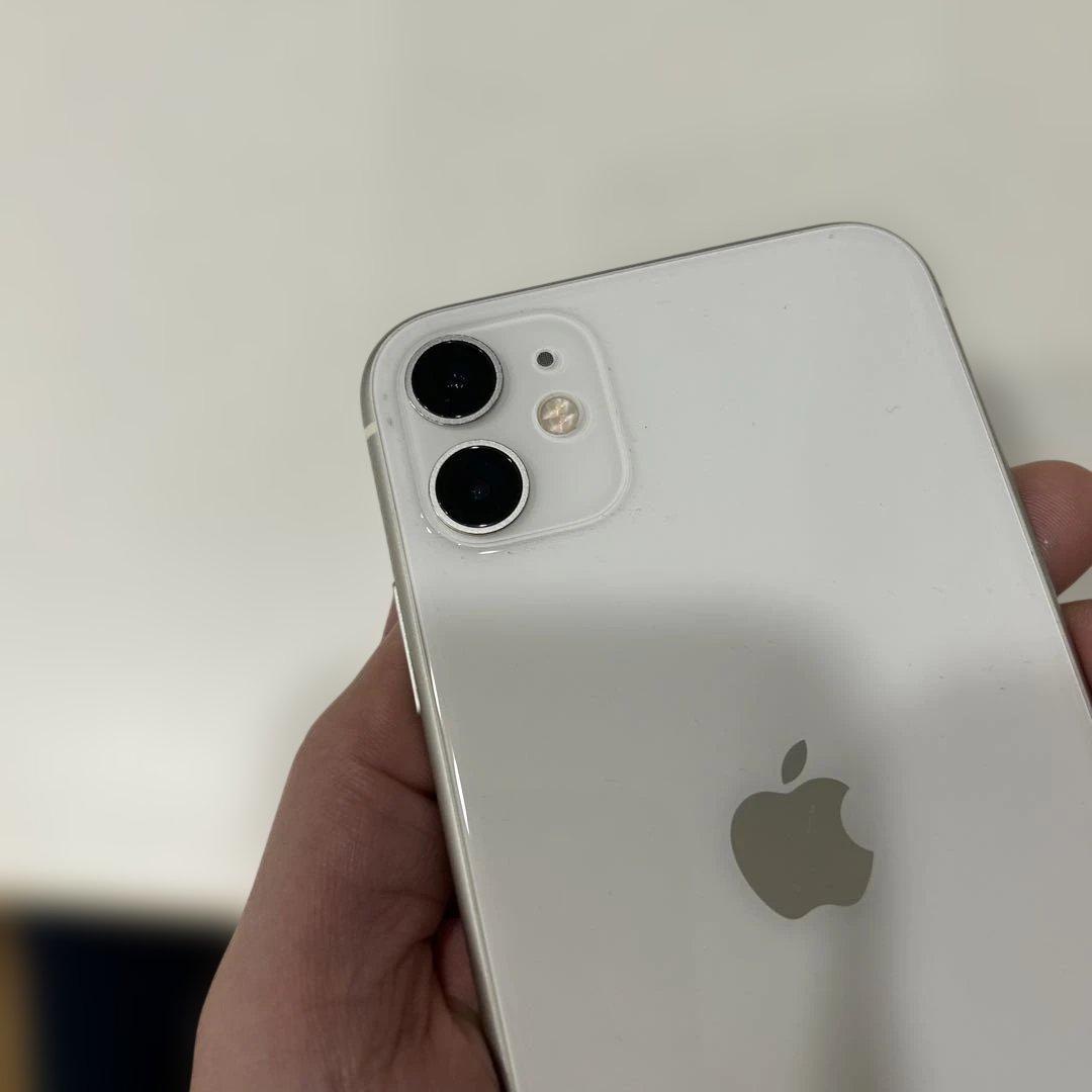 iphone 11 128GB ホワイト　本体　中古