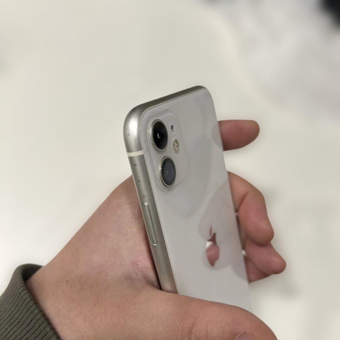 iphone 11 128GB ホワイト　本体　中古