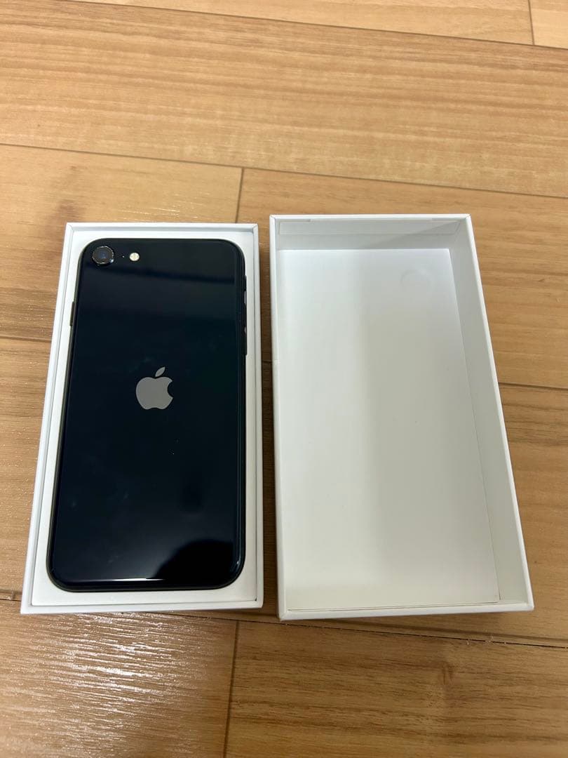 Apple iPhone SE (第3世代) ブラック