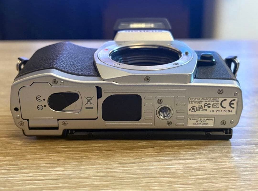 OLYMPUS OM-D E-M5シャッター1941回+レンズ+コンボセット