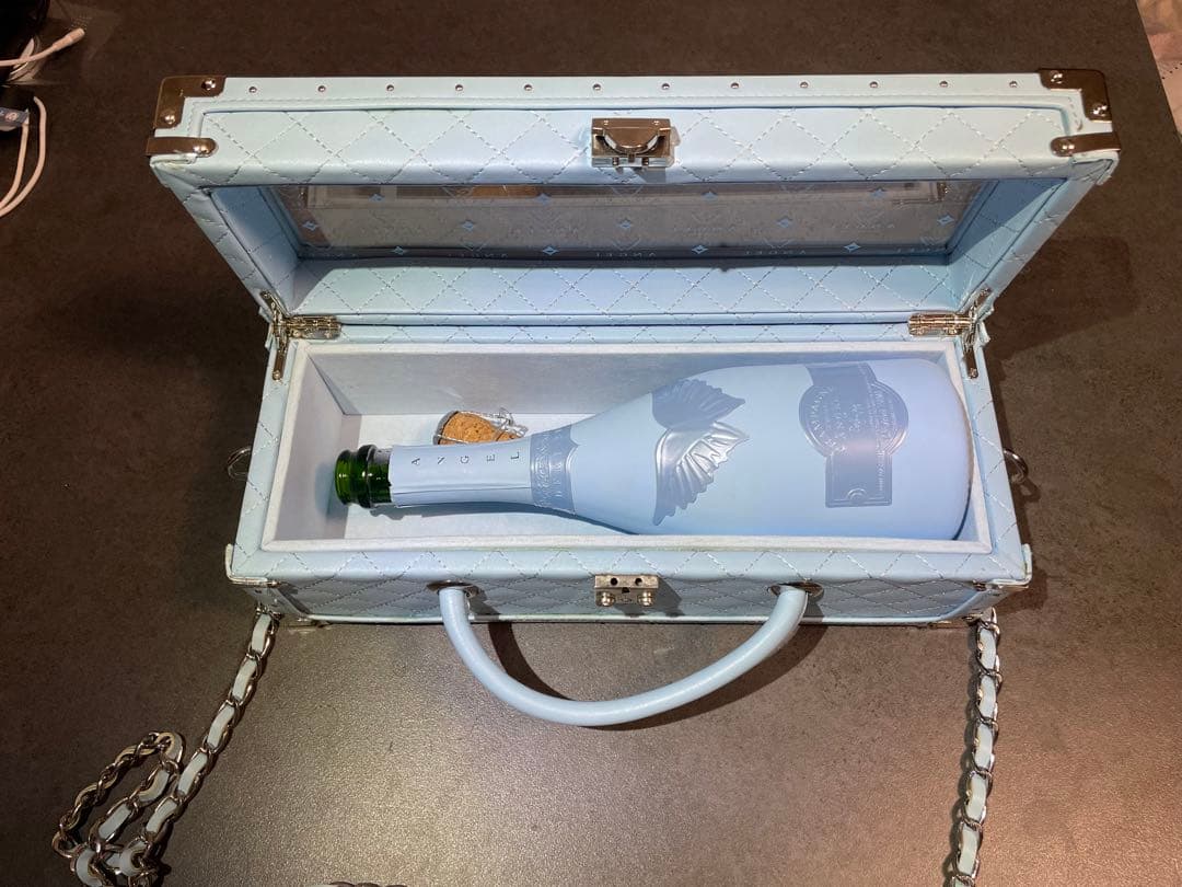 限定色　ドゥミセックロゼ　水色　エンジェル　シャンパン　空瓶　化粧箱