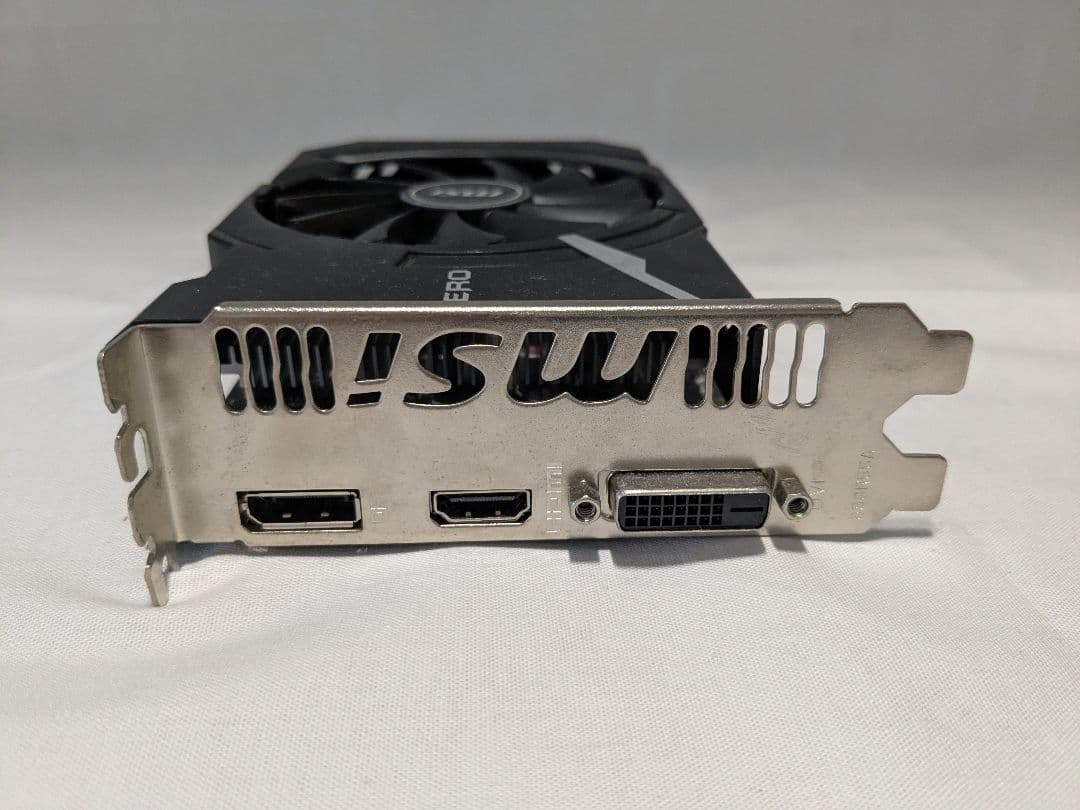 MSI Radeon RX 550 AERO ITX 4G OC 本体