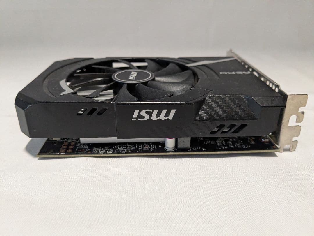 MSI Radeon RX 550 AERO ITX 4G OC 本体