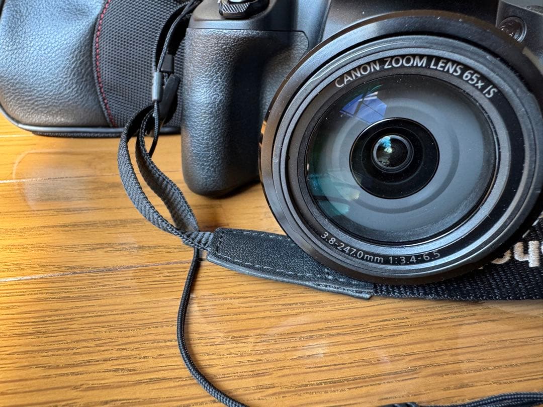 Canon PowerShot SX70 HS 本体とケース