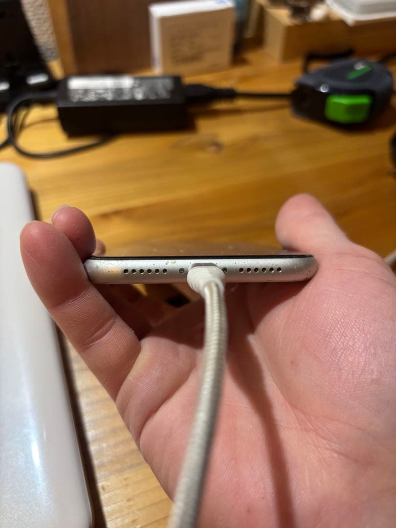 ジャンク品　Apple iPhone 11 ホワイト 本体