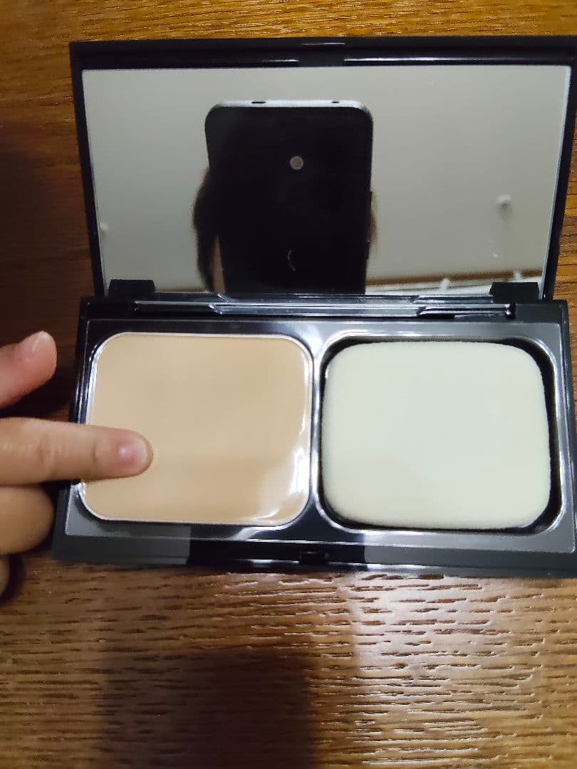 BOBBI BROWN パウダーファンデーション ベージュ