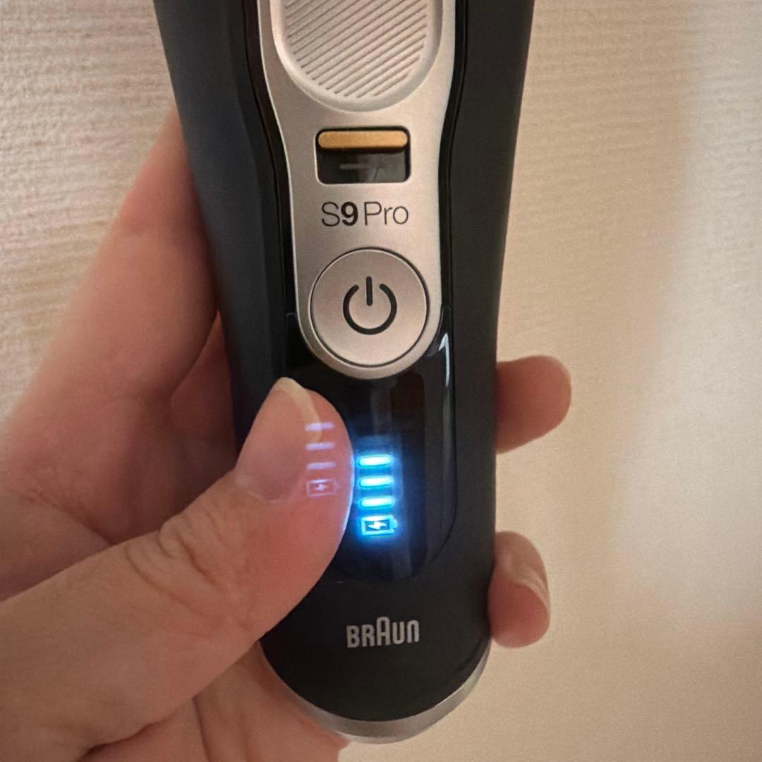 BRAUN S9Pro 髭剃り 充電器 付き 箱無し