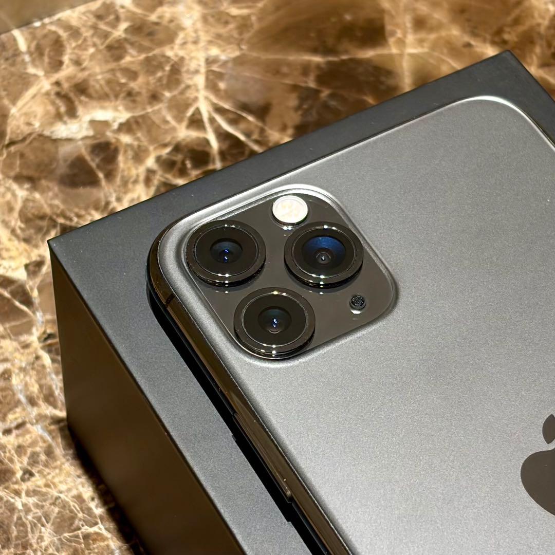iPhone 11 Pro 256GB 香港版 SIMフリー バッテリー94%