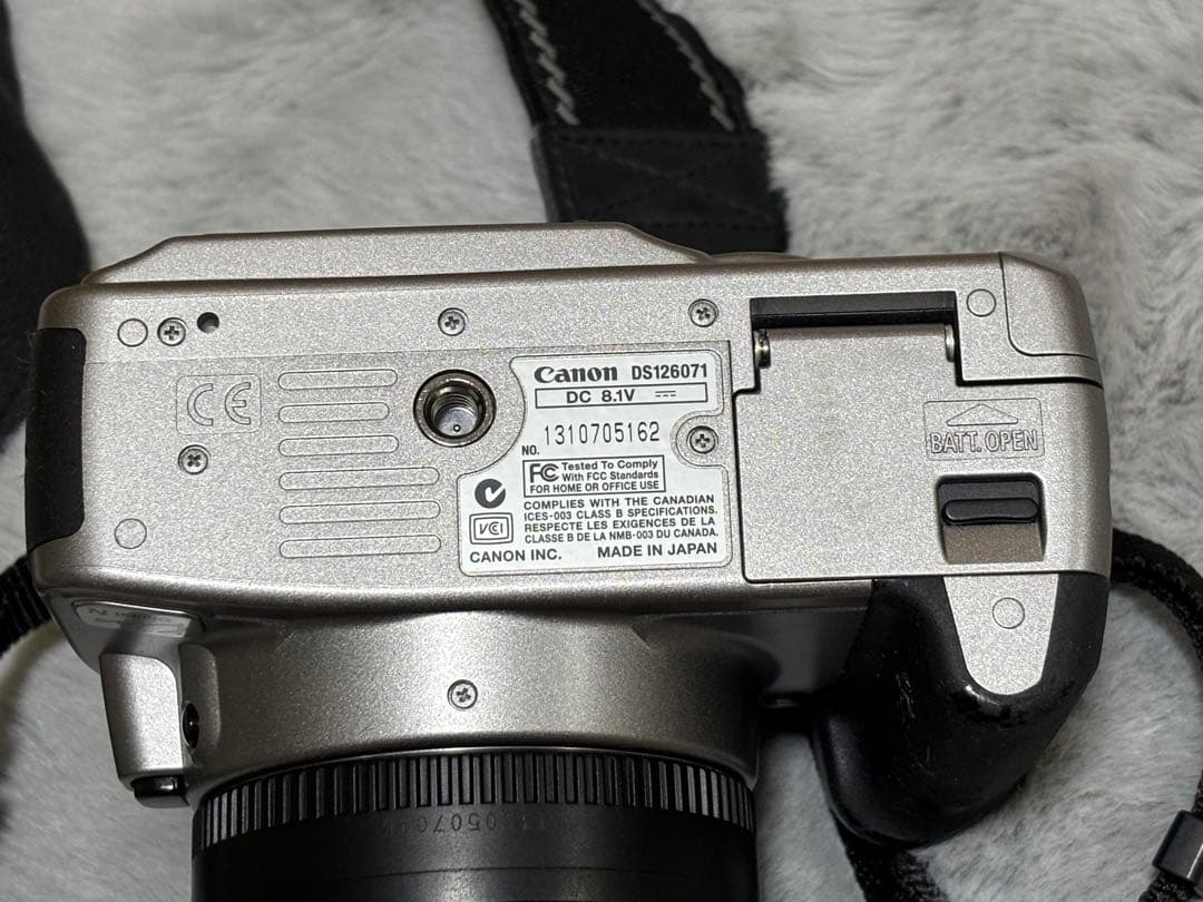 Canon EOS Kiss Digital N デジタル一眼レフ