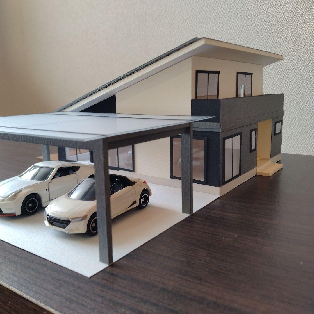 『黒と赤』2種類の屋根No.96・100分の1，2階建て内外模型