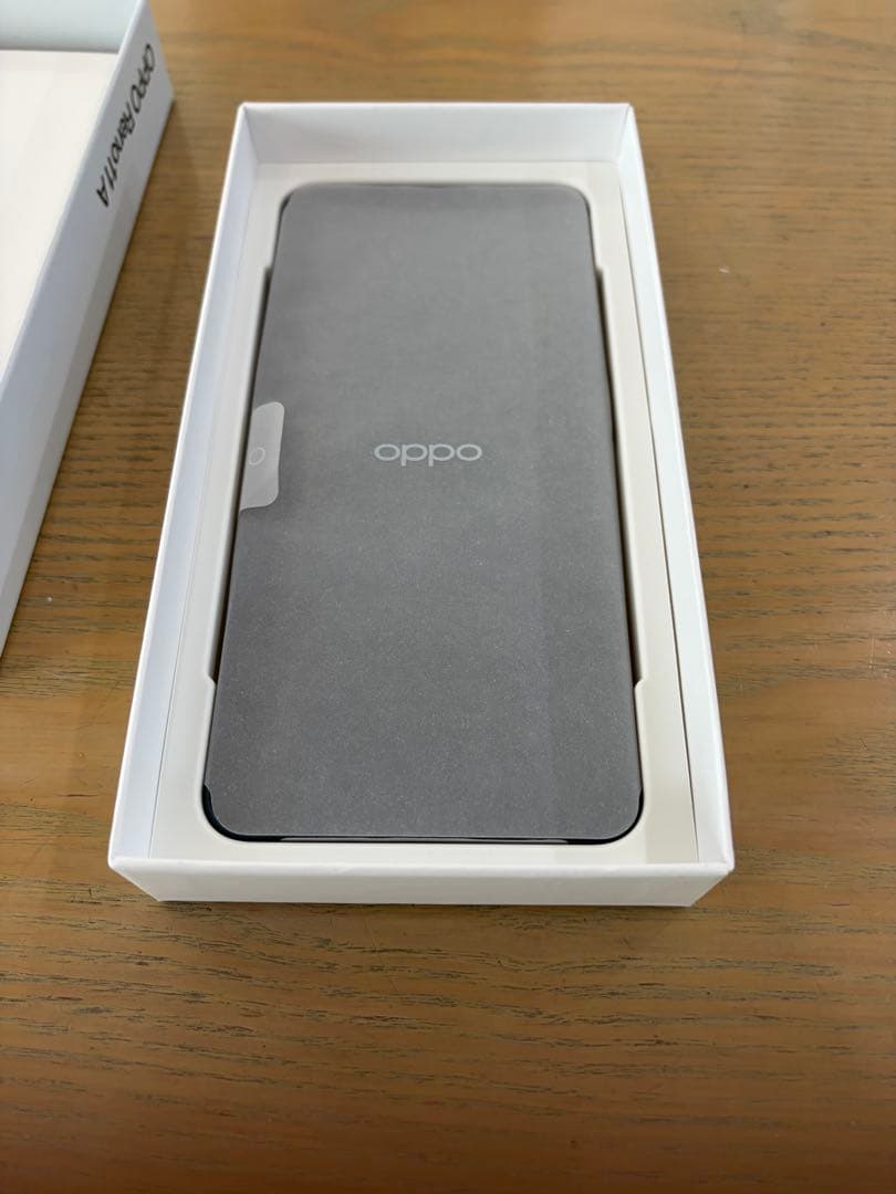 Oppo Reno11 A 美品です。値下げしました。