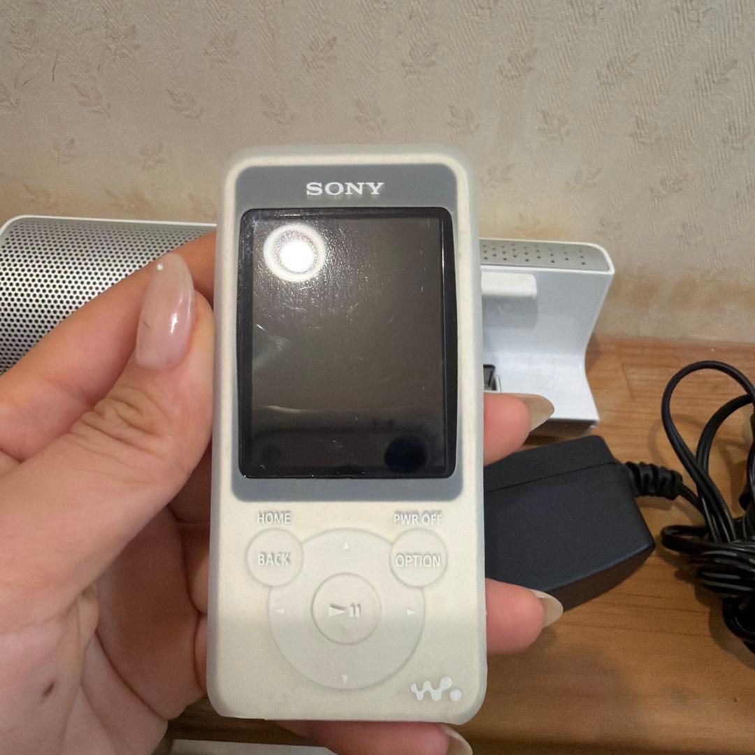 SONY ウォークマン ホワイト 充電器付き