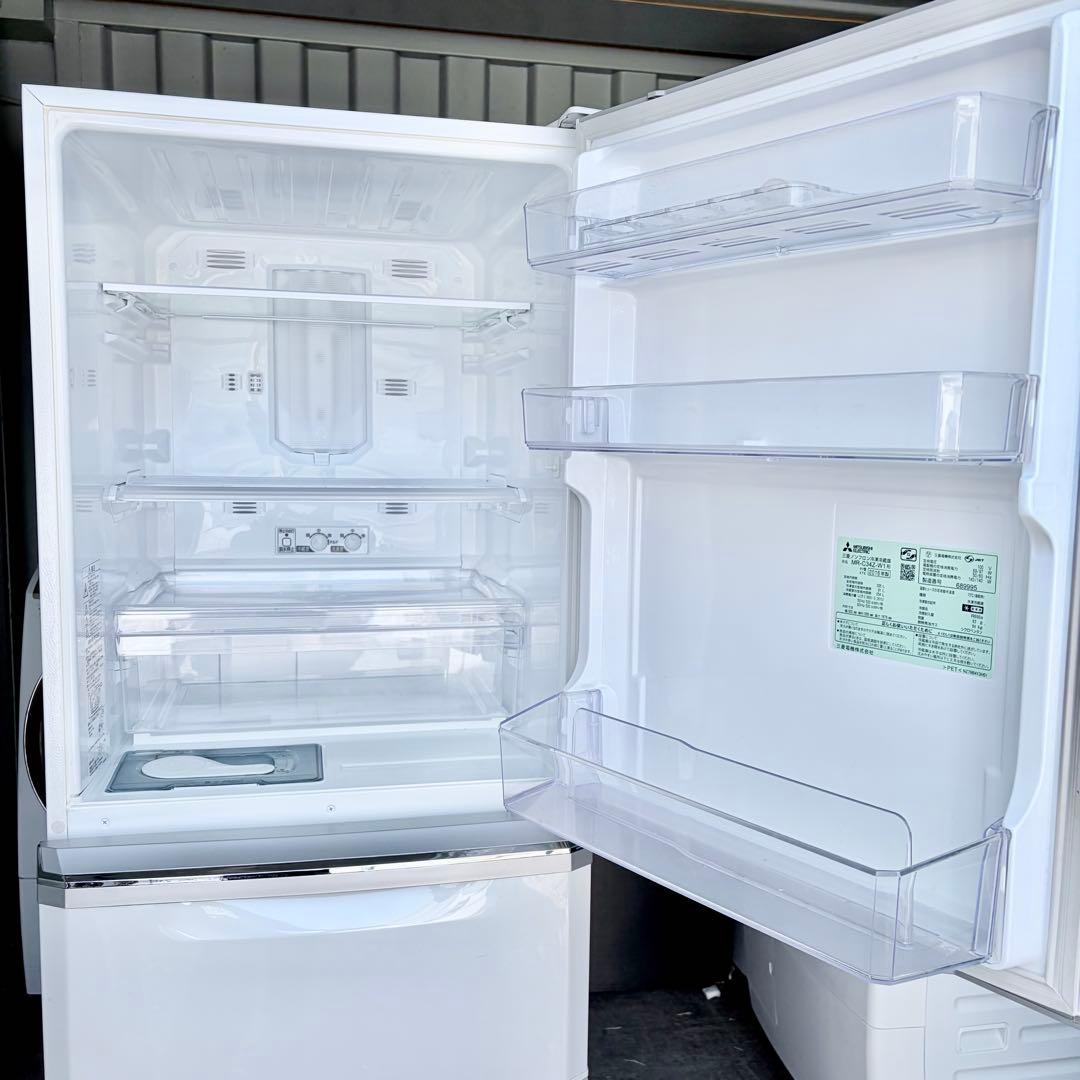 運搬取付無料！パールホワイト純正三菱省スペなスタイリッシュ大容量冷蔵庫！完動品！