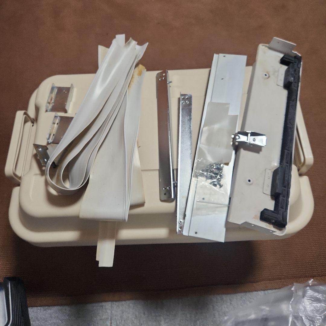 KOIZUMI窓用ルームエアコン ホワイト スリムデザイン中古