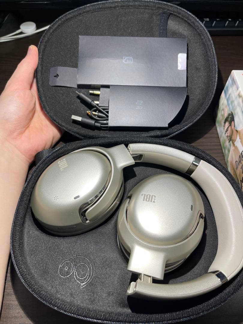 JBL Tour One M2 ワイヤレスヘッドホン シルバー