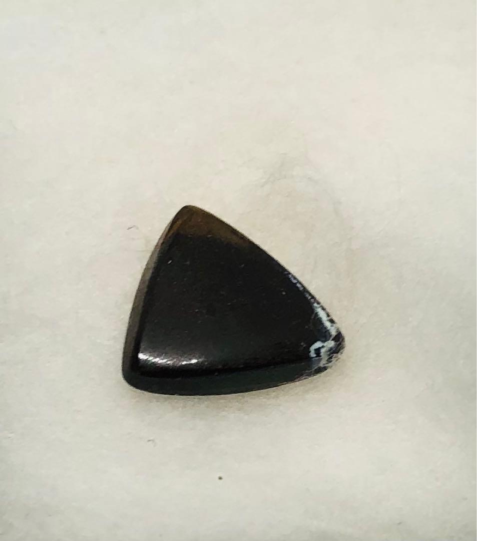 オパール 三角形 青緑の遊色効果あり　未使用品　箱付き