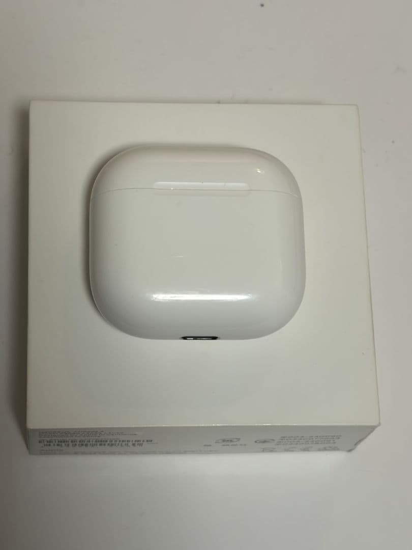 Apple AirPods 第4世代　左耳のみ 充電ケース付き