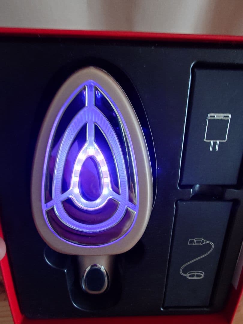 IKKOプロデュースMEラボンエクラ美顔器　ECL-02