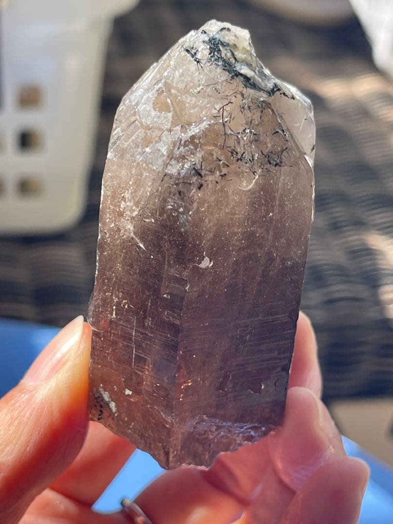 在庫整理特価 ベトナム産 ・スモーキークォーツ トルマリン入り結晶37点セット