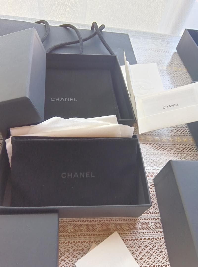 CHANEL　財布などの空き箱　化粧箱　保存袋付き　ギフトボックス