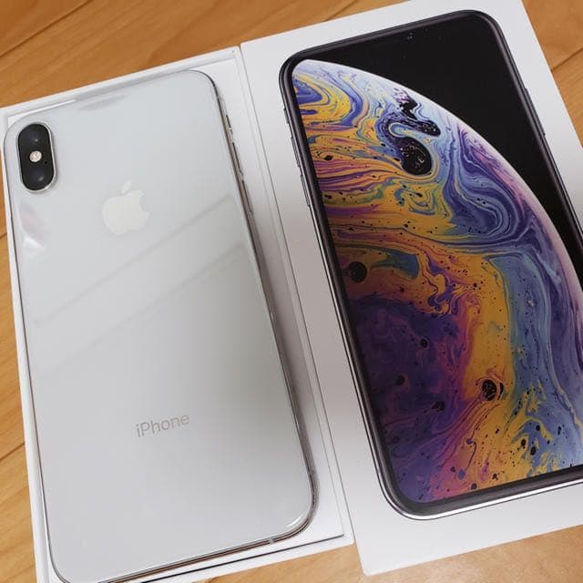 美品 Apple iPhone XS 64GB シルバー
