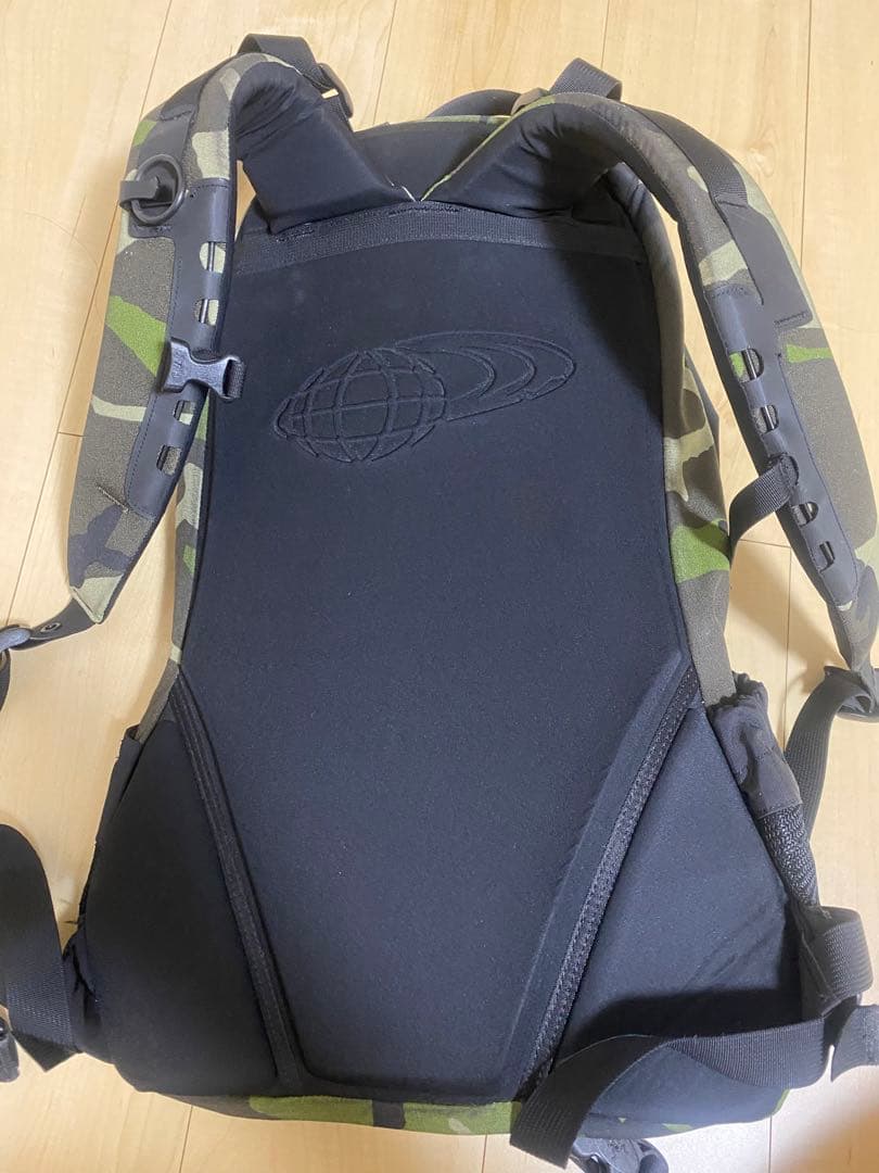 ARC'TERYX迷彩バックパックアロー22 (CAMO)xビームスコラボ限定