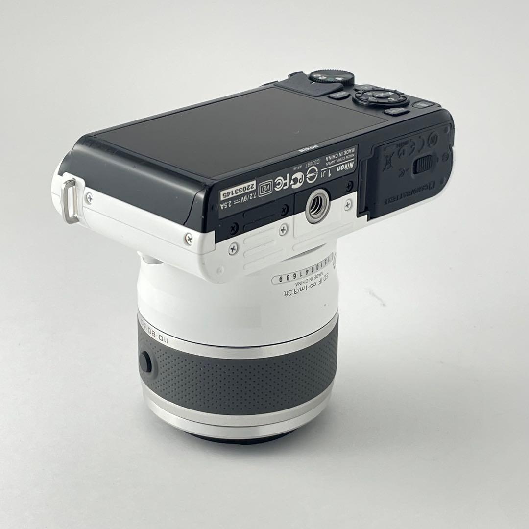 【本日限定価格】Nikon1 J1ホワイト レンズキット