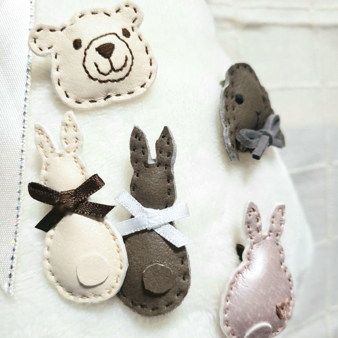 ＊くまさん刺繍のブローチ＊クマ　キーホルダー　プチギフト　プレゼント　刺繍