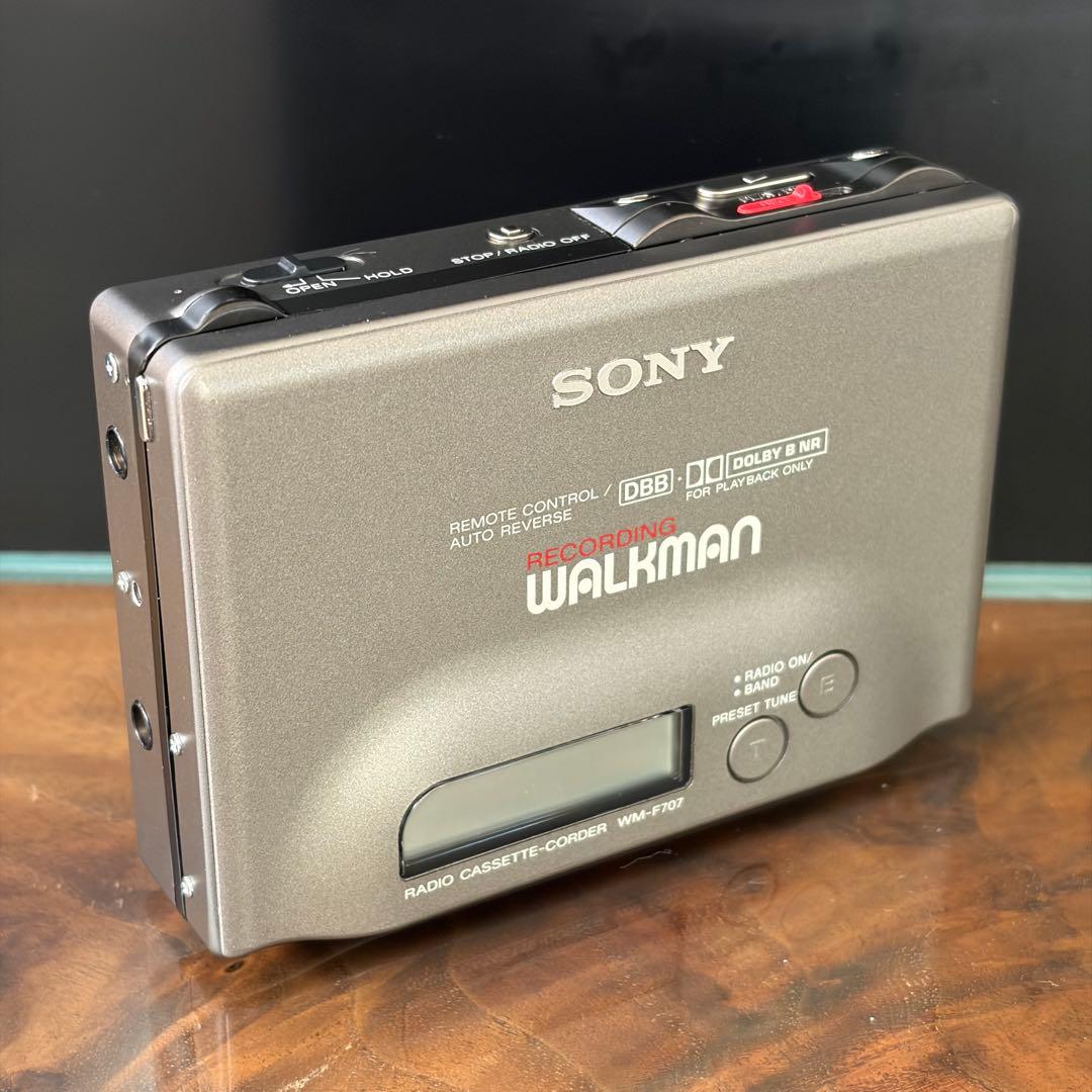 SONY ソニー カセットウォークマン WM-F707 & 充電器　ジャンク扱い