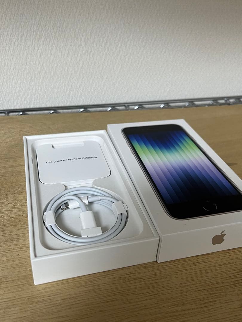 Apple iPhone SE (第3世代) ホワイト 128GB 極美品