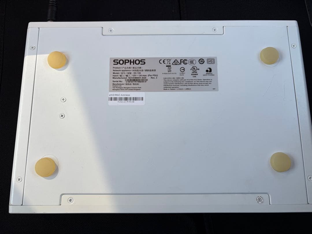 SophosXG135ファイアウォールUTMセキュリティアプライアンス本体のみ