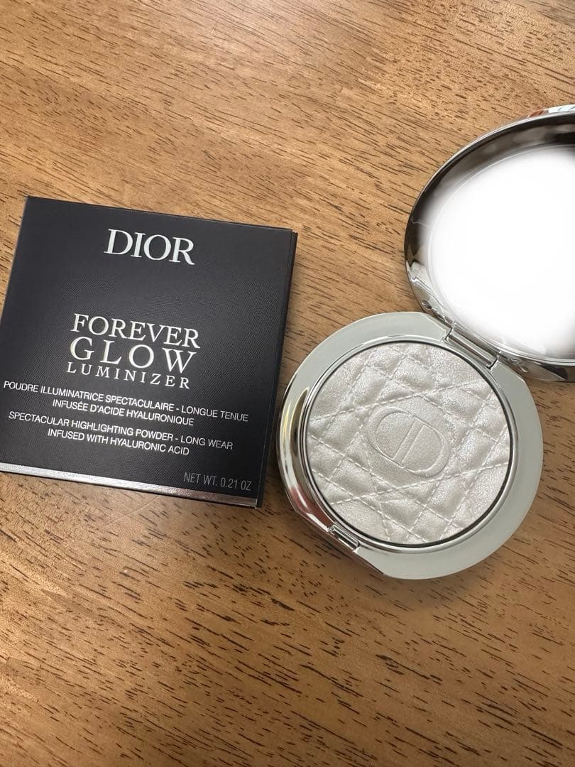 Dior ディオールスキン　フォーエヴァーグロウルミナイザー　06