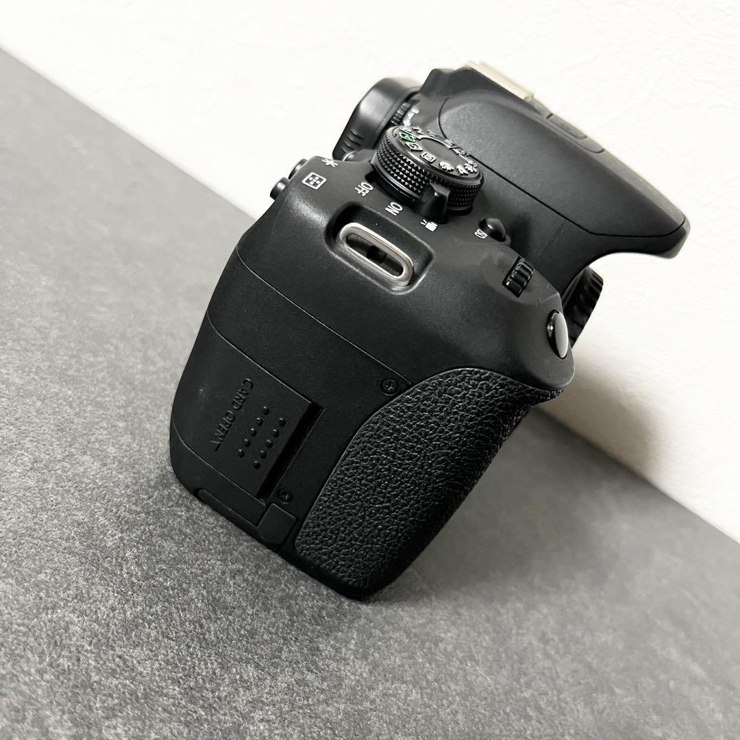【付属品多数】Canon EOS Kiss X7i 単焦点＋ズームレンズ付