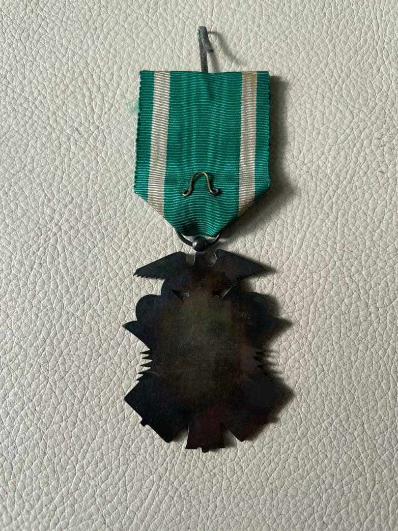 功七級金鵄勲章 勲章 徽章 旧日本軍 大日本帝国軍 銀製 ミリタリー 軍隊物
