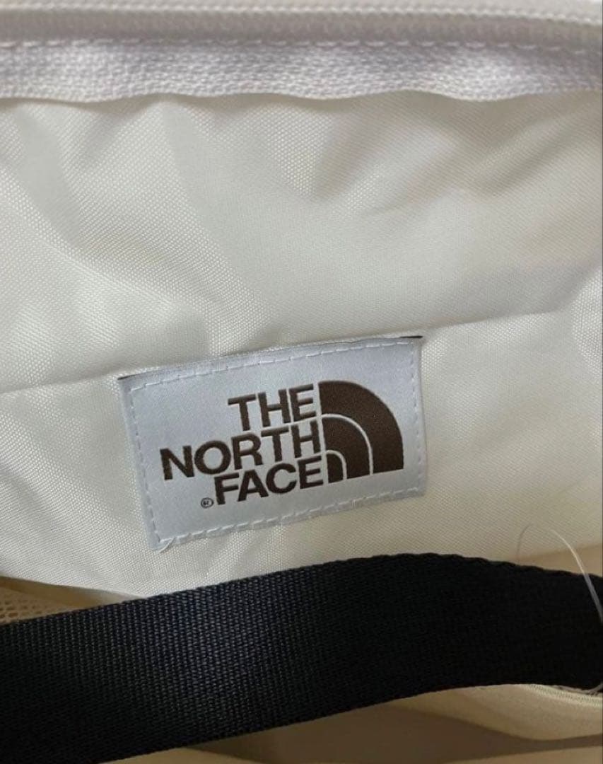 the North face 軽量ボストンバッグ トラベルバッグ ダッフルバッグ
