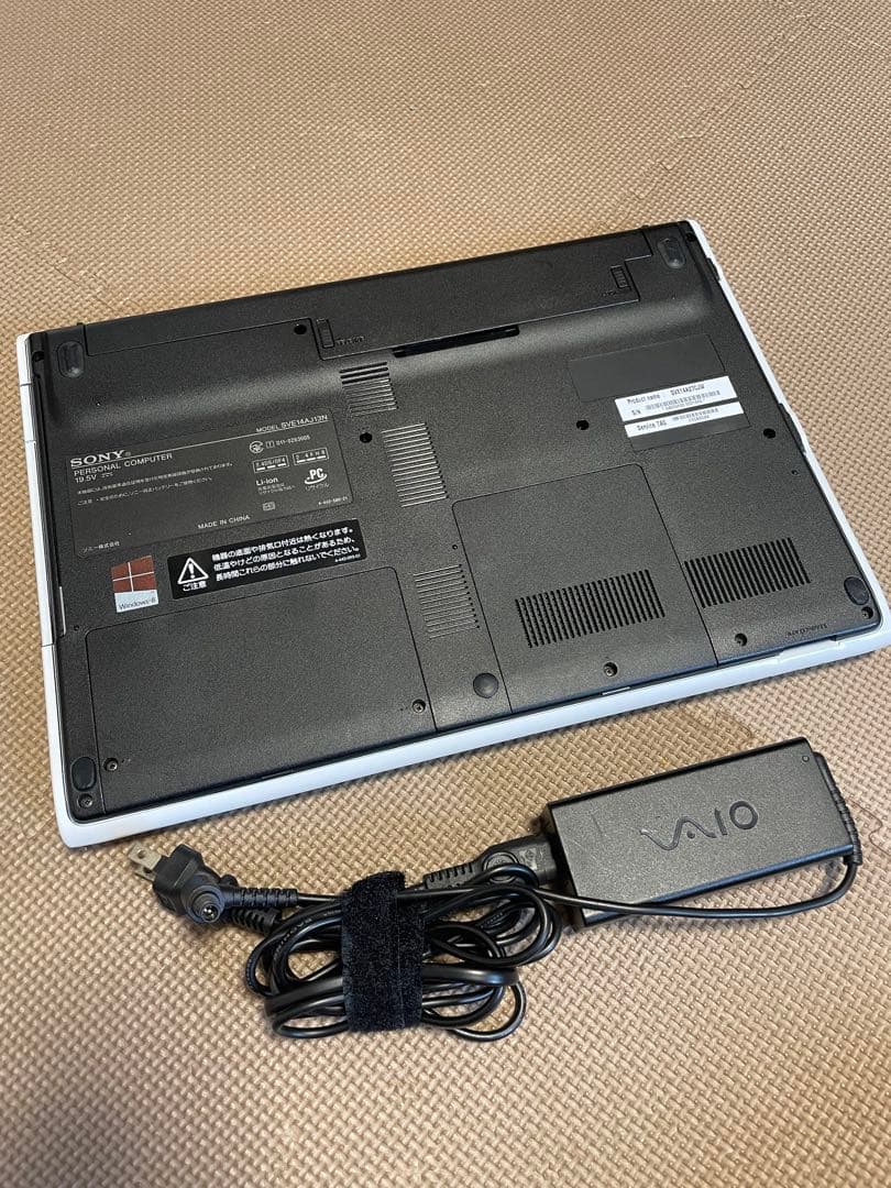 美品 SONY VAIO ノートパソコン SVE14AJ13N