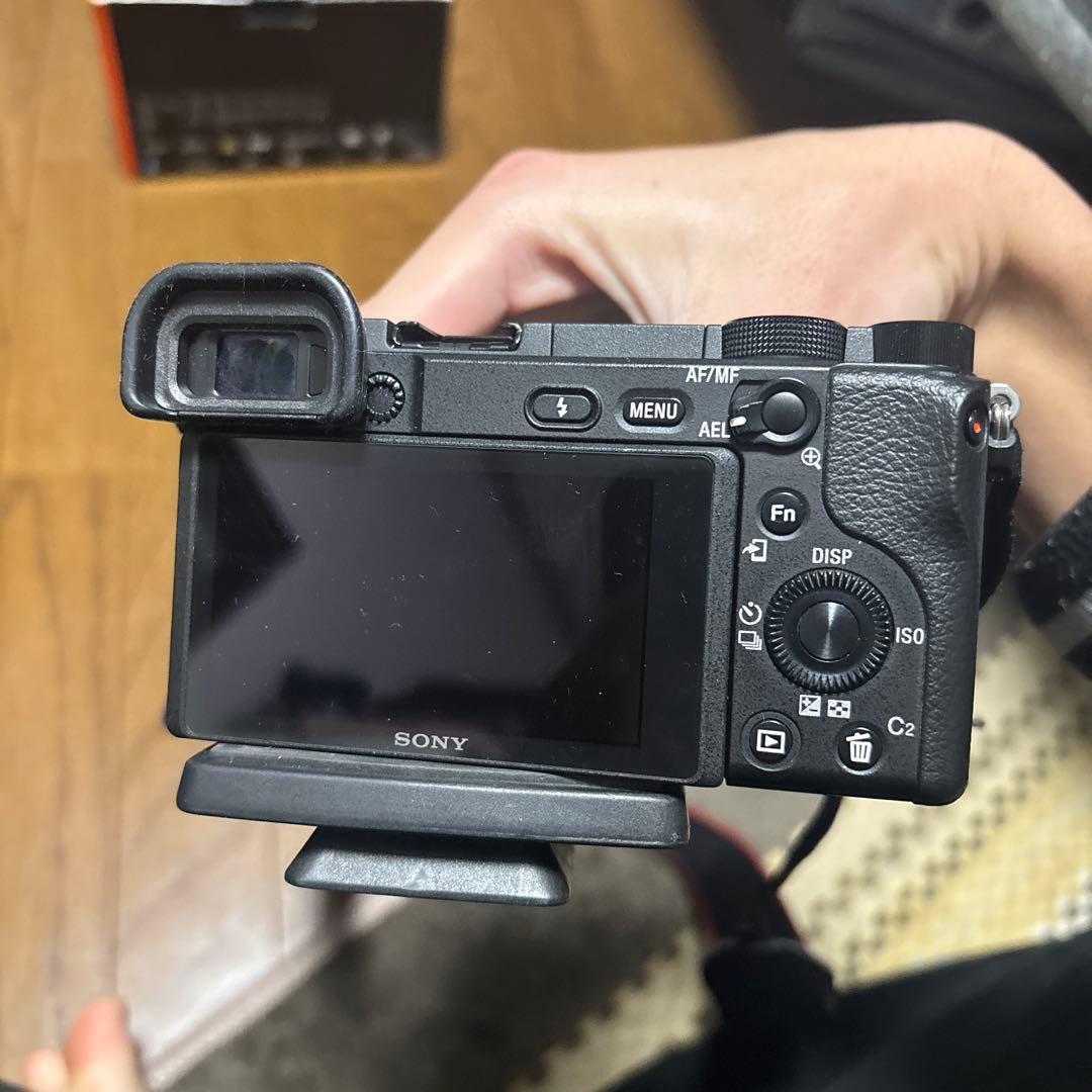 Sony α6400ミラーレスカメラE55-210mm カメラバック付き