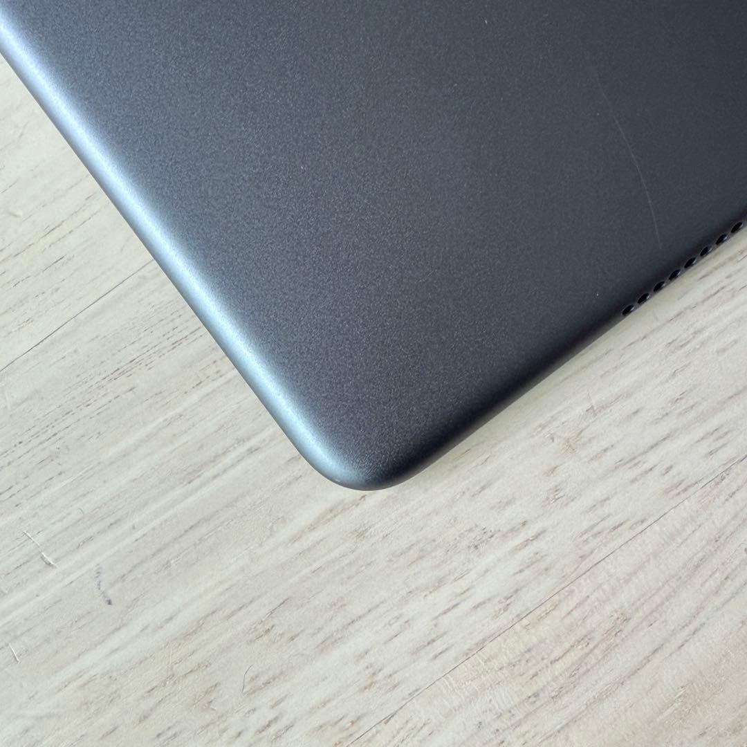 美品 iPad Air第3世代　Wi-Fiモデル 64GB 箱付き 純正カバー