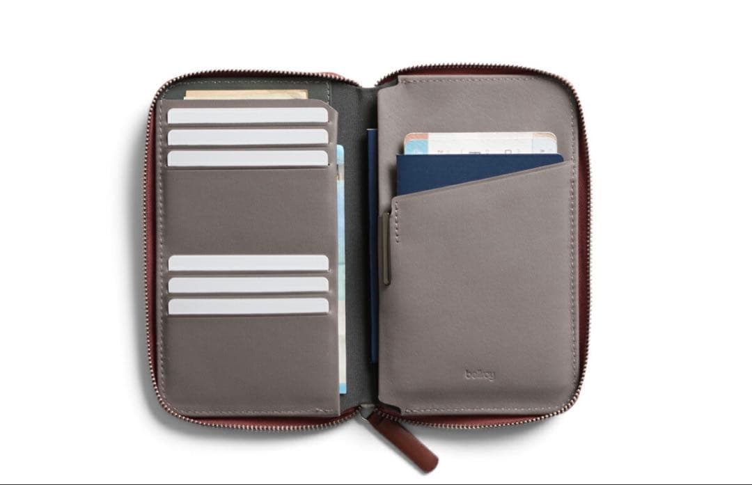 パスポートケース　bellroy トラベルウォレット