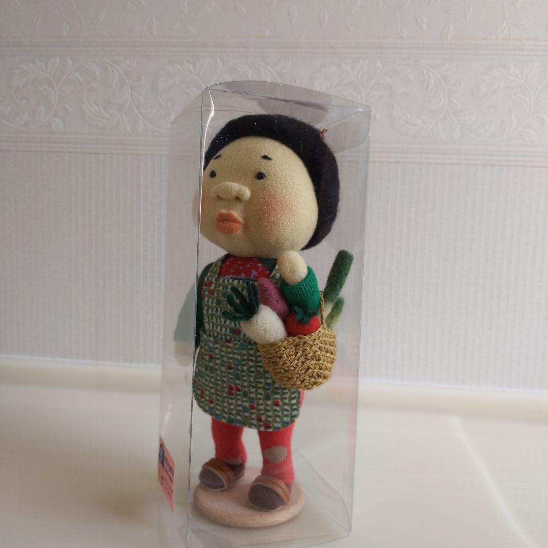 レア　人気作家　サッタペッタさん　羊毛フェルト 人形　おばちゃん　ぬいぐるみ