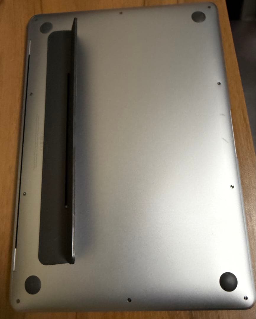 MacBook Air 2020 i5 充電回数少ない