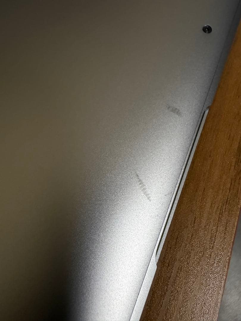 MacBook Air 2020 i5 充電回数少ない