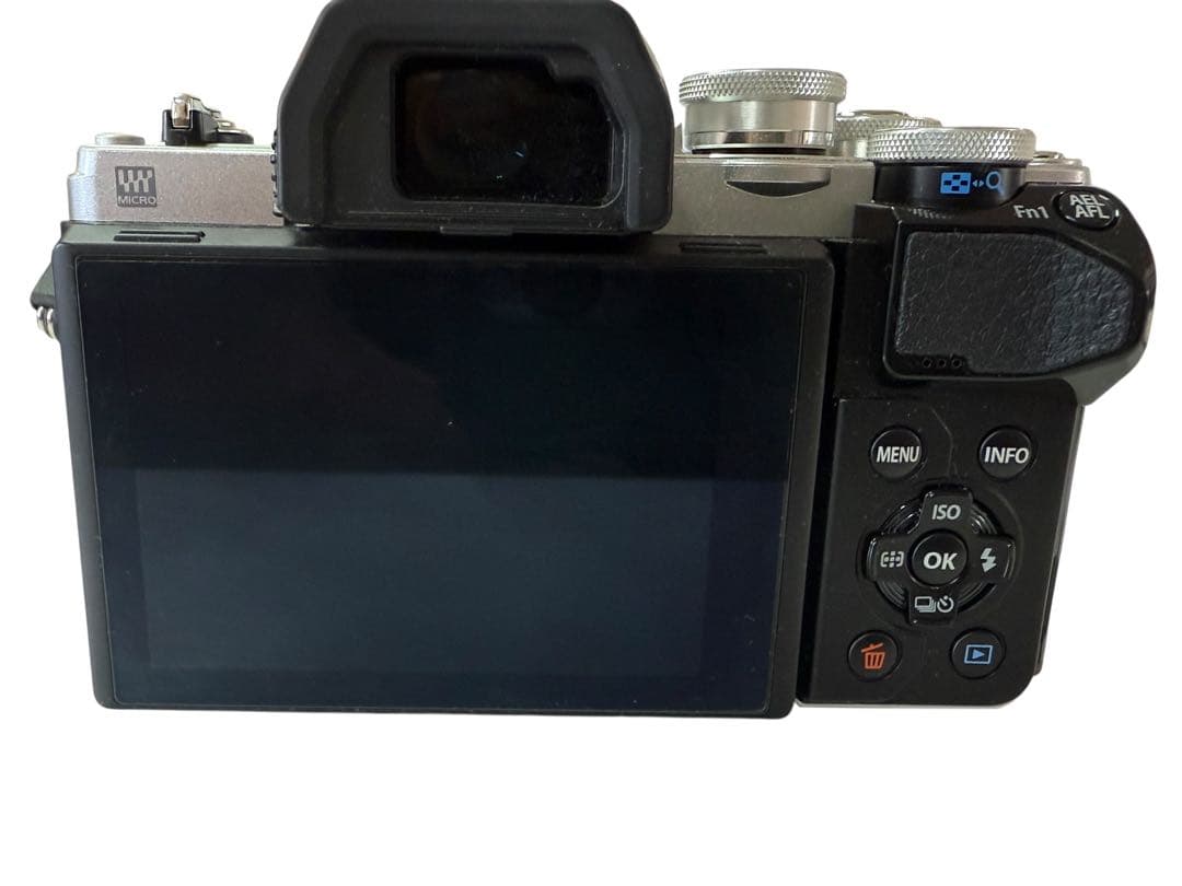 美品 OLYMPUS E-M10 Mark Ⅲ レンズ付き ミラーレス一眼