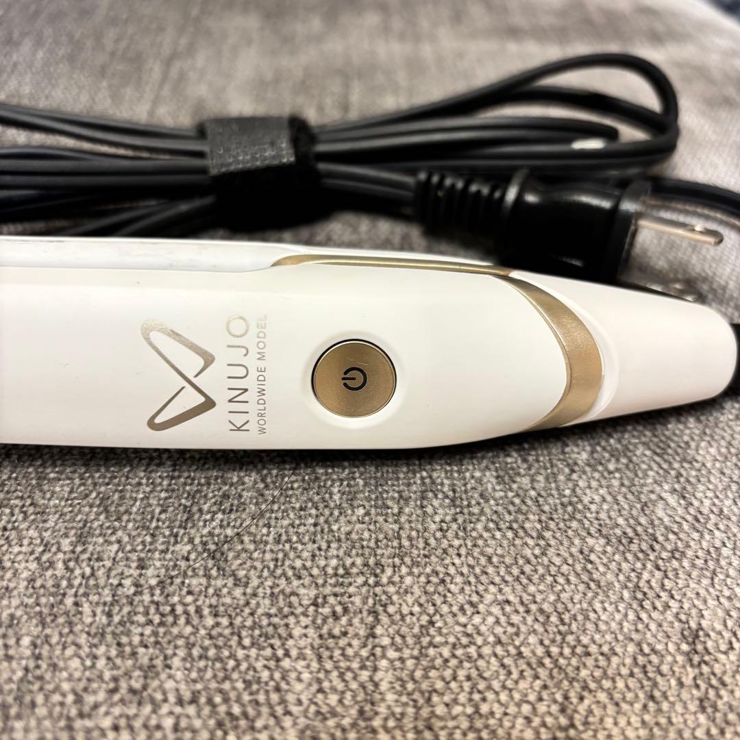 【美品・数回使用】KINUJO 絹女 ストレートヘアアイロン DS100取説無し